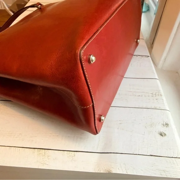Kate Spade | Vintage Red All Leather Tote, Made in Itay - Picture 12 of 16